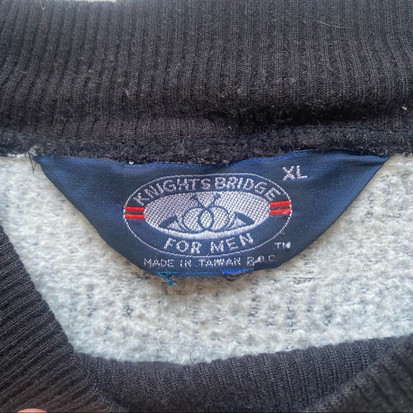 Vintage Crewneck - Picture 2 of 3